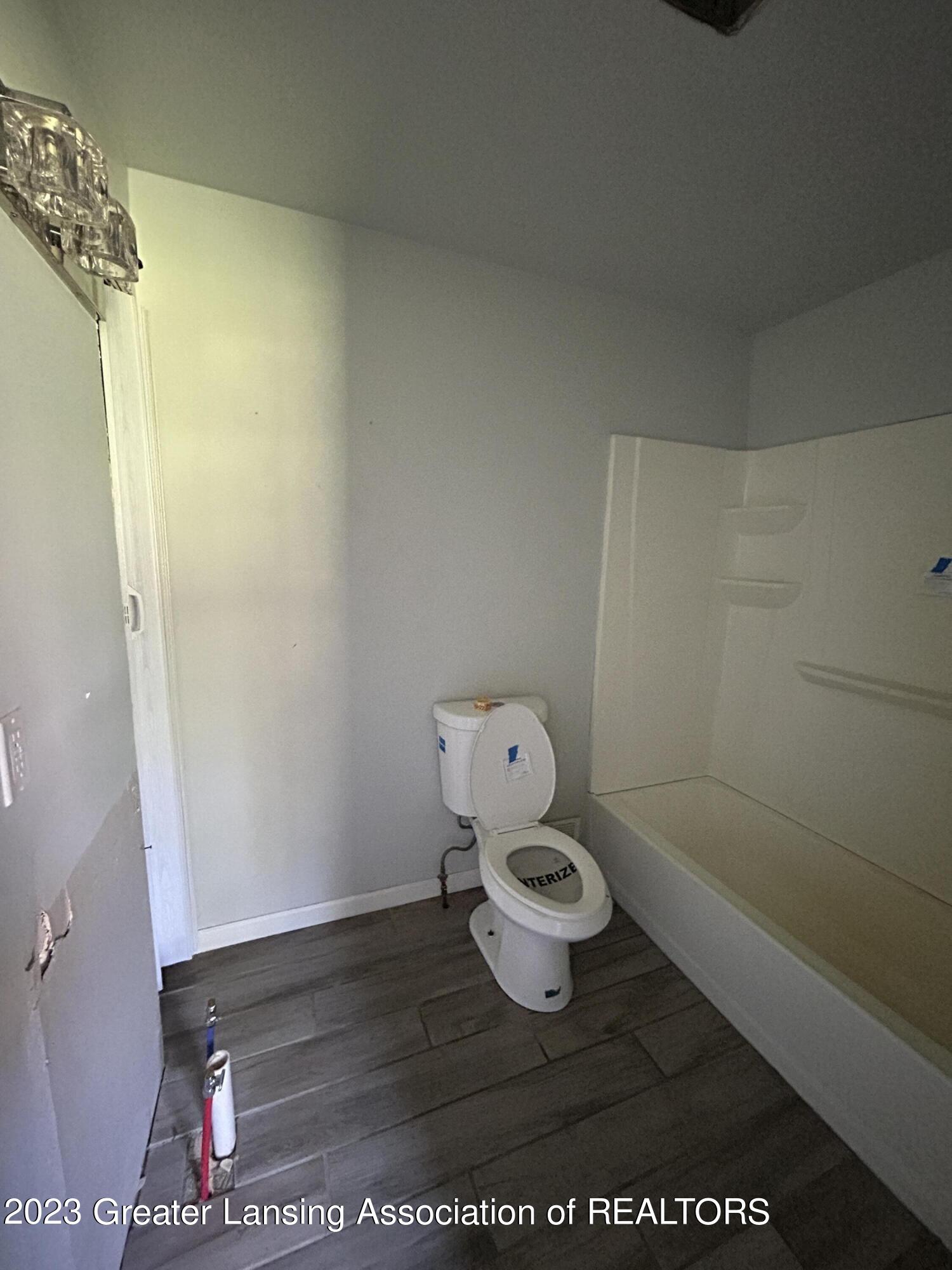 6418 News Road Potterville, MI 48876 - Photo 8 of 20 20231031_161111113_iOS