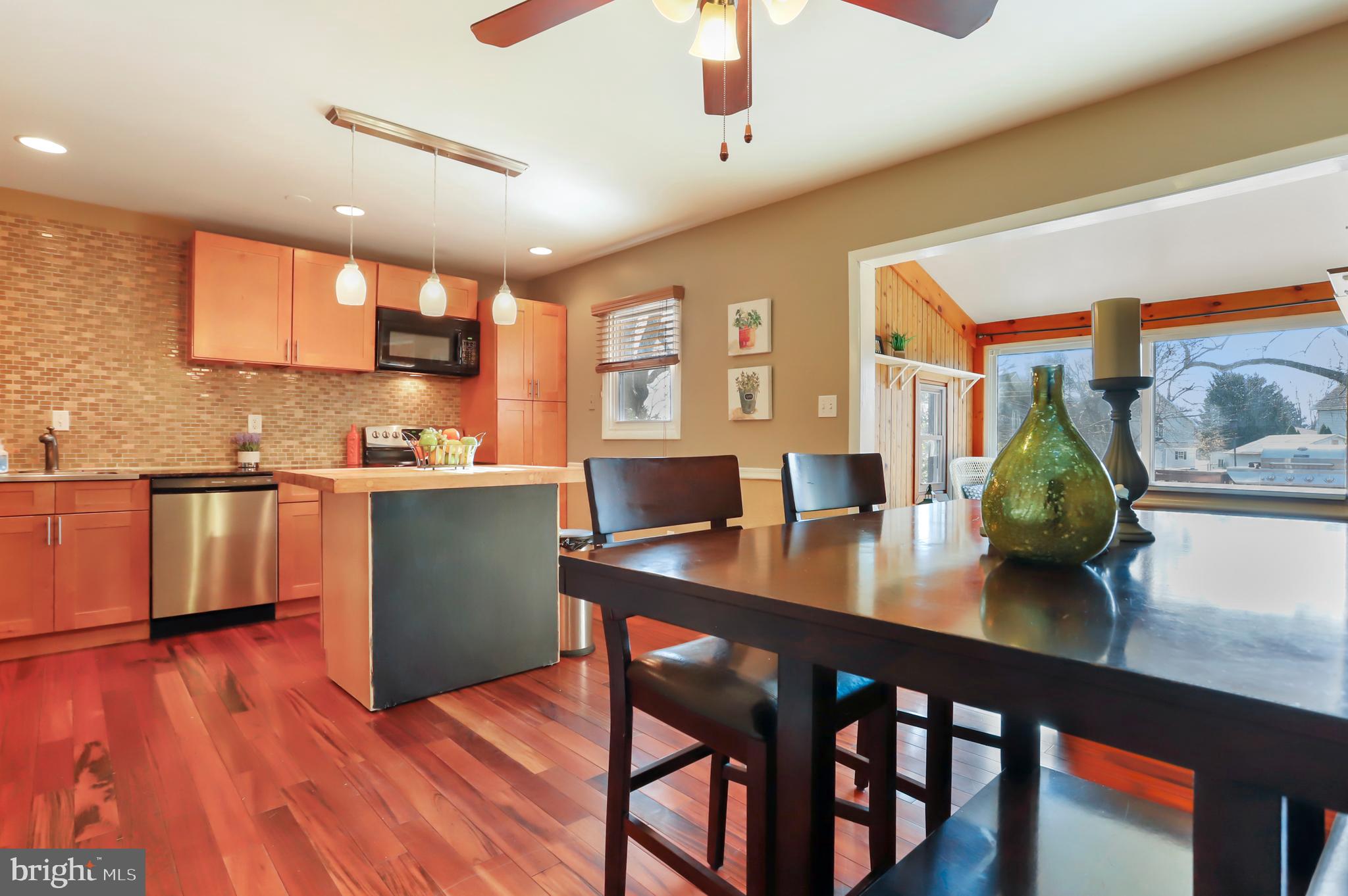 88 Bar Harbor Road Pasadena, MD 21122 - Photo 29 of 42 Dining Area
