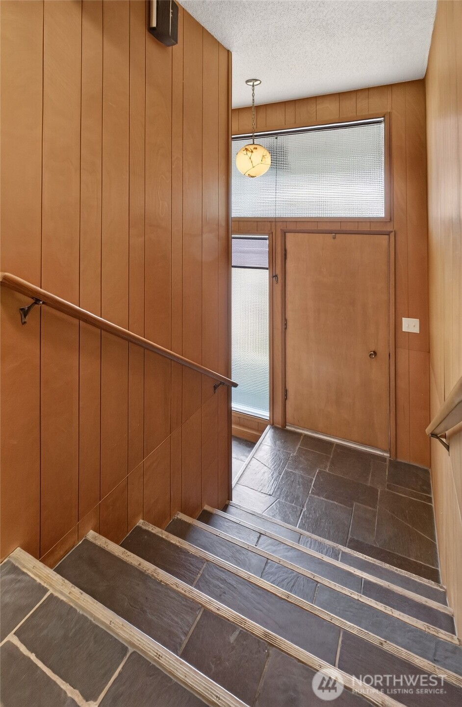 4014 Robin Road West University Place, WA 98466 - Photo 5 of 39 Gallery Image 5
