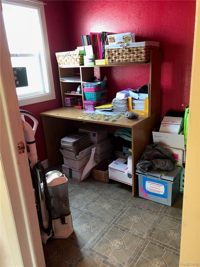 5012 West Carpenter Road Flint, MI 48504 - Photo 11 of 18 IMG_0004.jpg