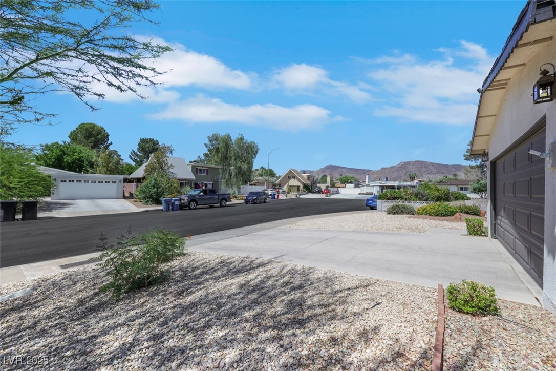 415 Emerald Circle Henderson, NV 89002 - Photo 6 of 65