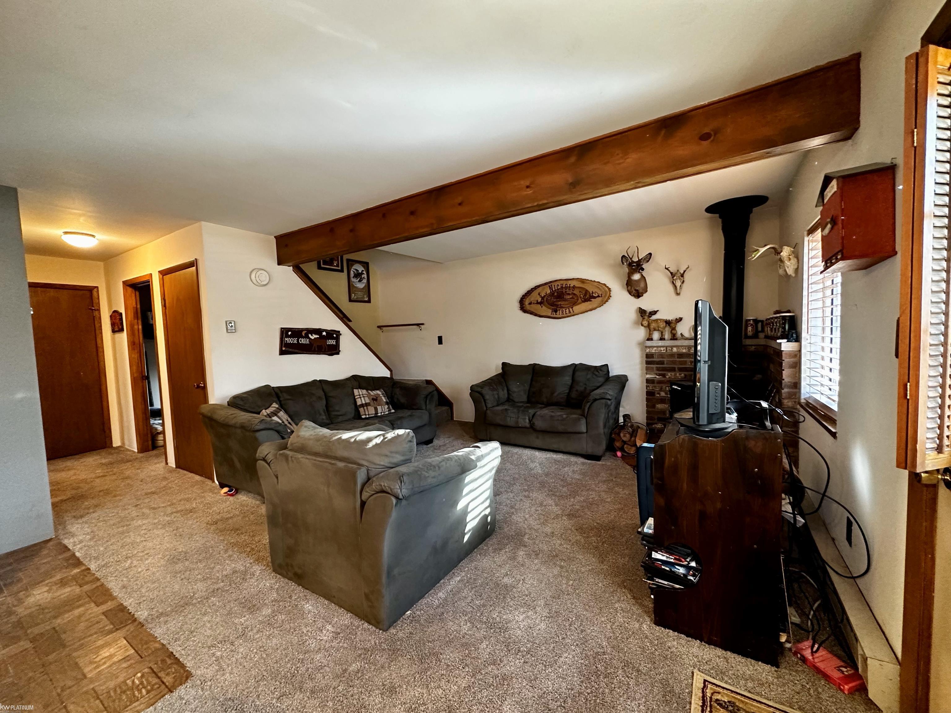 5436 North Reserve Road Roscommon, MI 48653 - Photo 3 of 29 50134476-22485a43-9ea2-4fc8-980d-0889412ba0d4.JPG