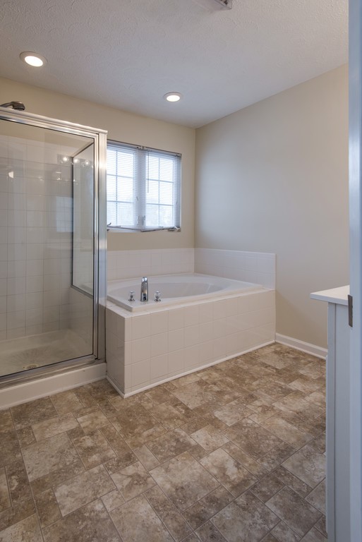 7831 Heaton Way Nashville, TN 37211 - Photo 18 of 35 a view of an empty room with a window