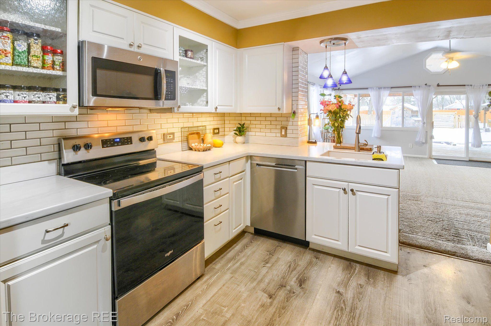 2477 Covert Road Burton, MI 48509 - Photo 21 of 41 Gallery Image 21
