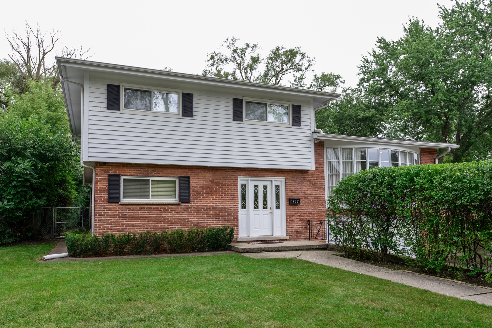 822 Sumac Road Highland Park, IL 60035 - Photo 2 of 12