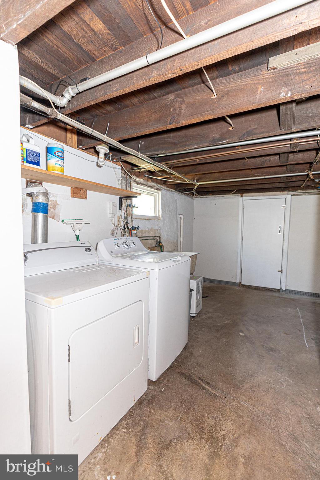 29 Sollers Point Road Baltimore, MD 21222 - Photo 17 of 29 a utility room with dryer and washer