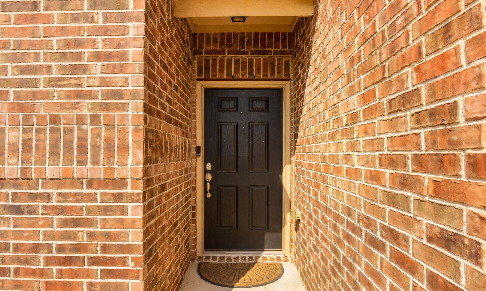 1322 Emerald Stone Drive Rosharon, TX 77583 - Photo 2 of 23 a bathroom with a sink and a shower
