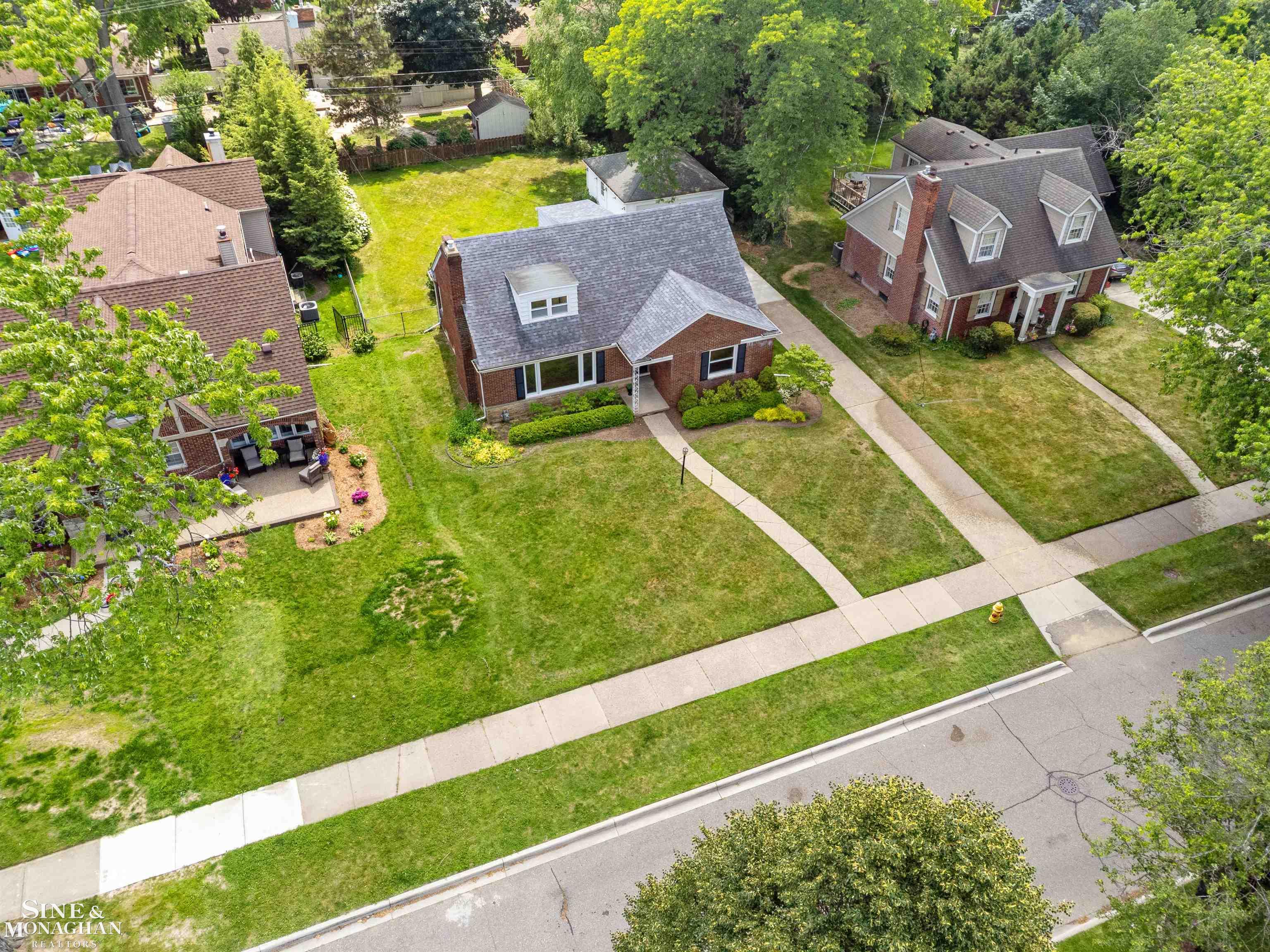 581 Hampton Road Grosse Pointe Woods, MI 48236 - Photo 54 of 60