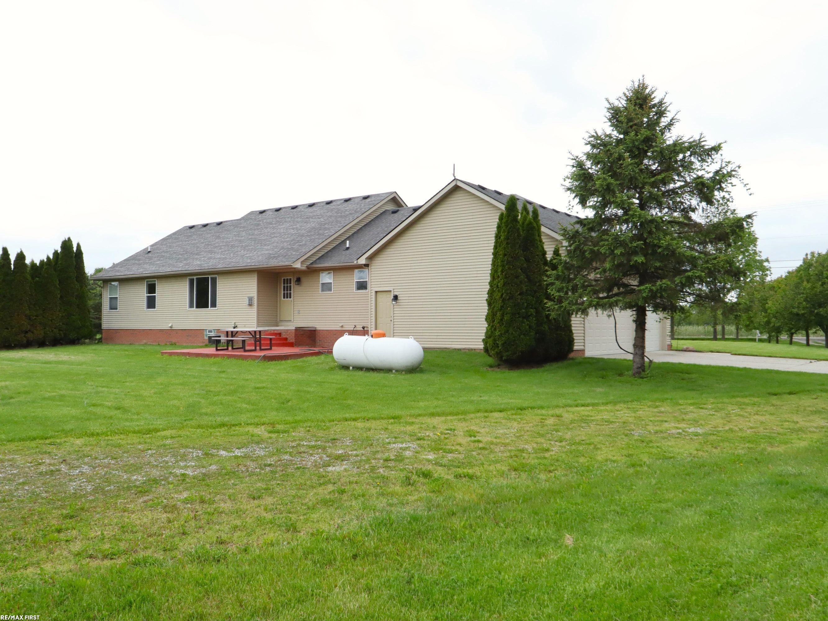 17300 Armada Center Road Armada, MI 48005 - Photo 26 of 31