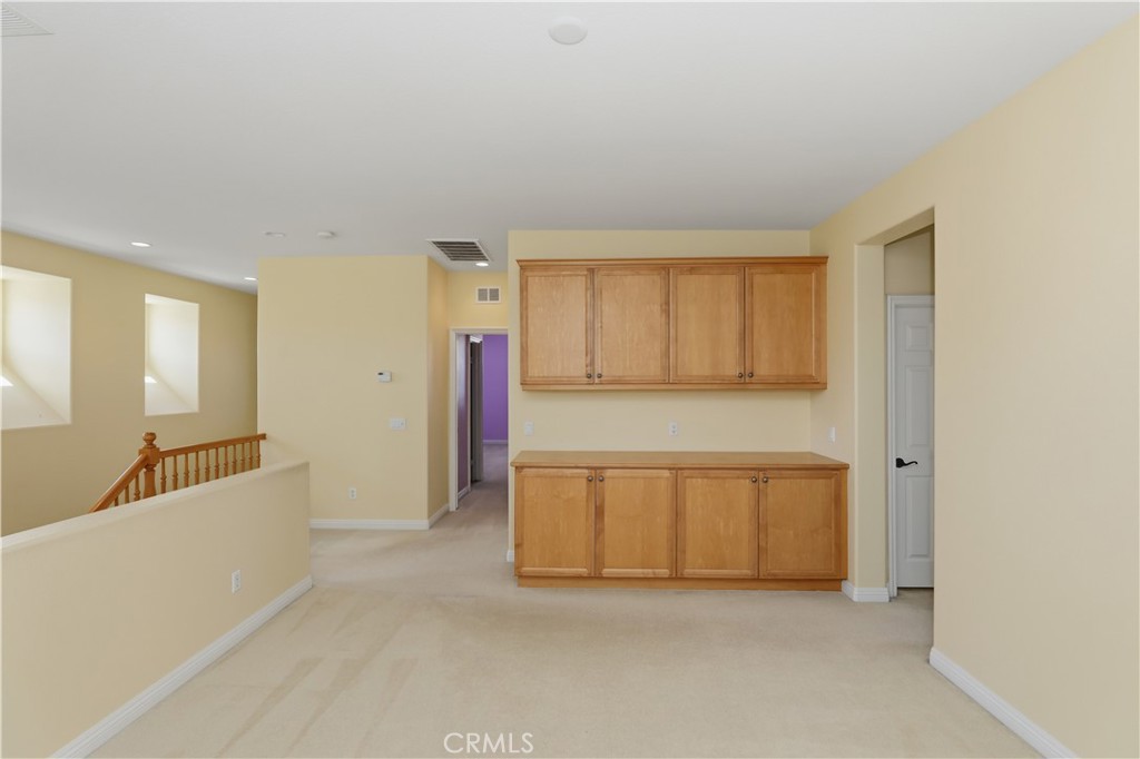 16861 Ridge Cliff Drive Riverside, CA 92503 - Photo 35 of 61 Loft