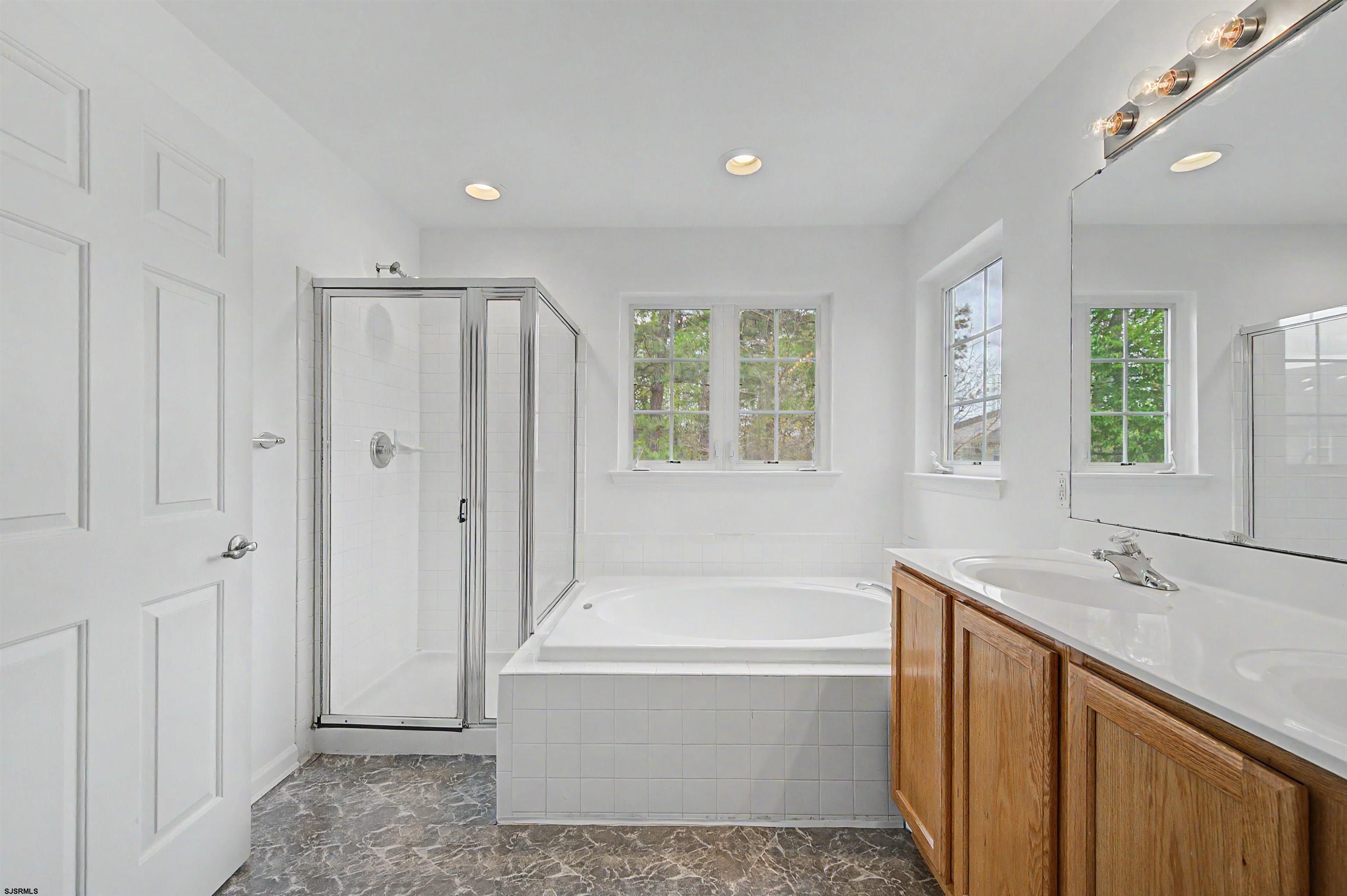 2 Bridle Path Court Sicklerville, NJ 08081 - Photo 13 of 22