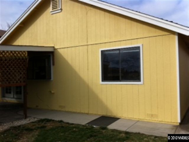 5870 Coyote Ridge Road Reno, NV 89523 - Photo 2 of 6 a view of a garage
