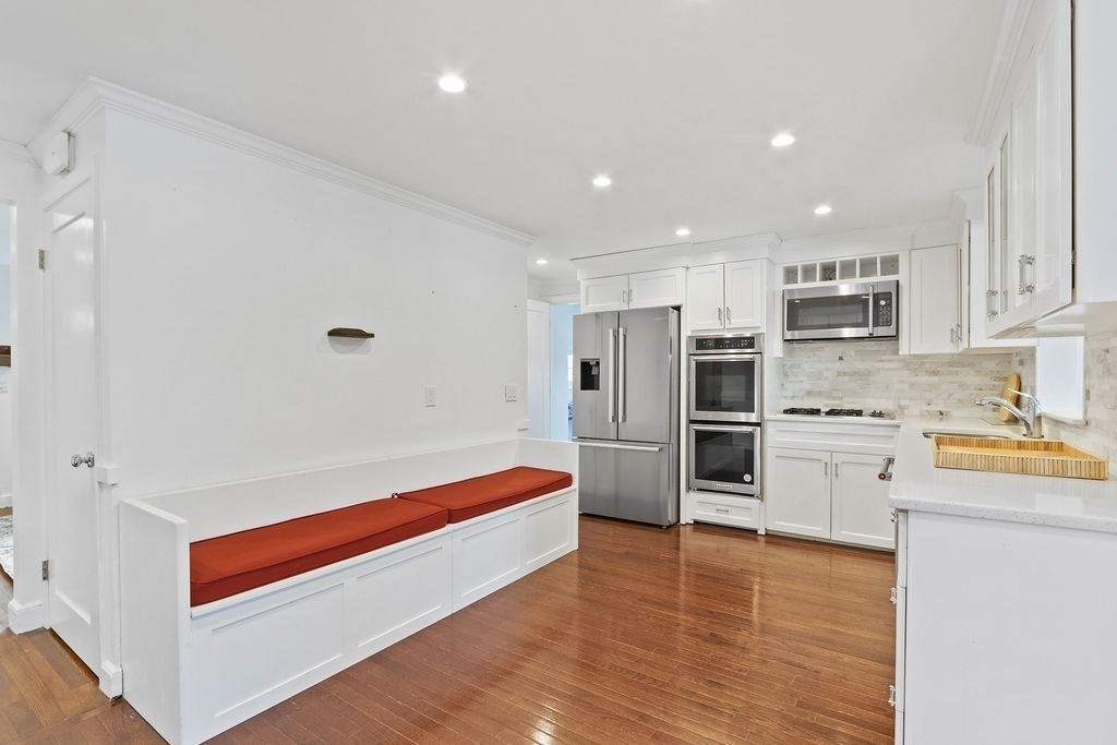 27 Erlandson Road Natick, MA 01760 - Photo 4 of 22 Gallery Image 4