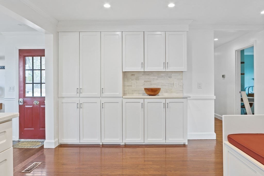 27 Erlandson Road Natick, MA 01760 - Photo 5 of 22 Gallery Image 5