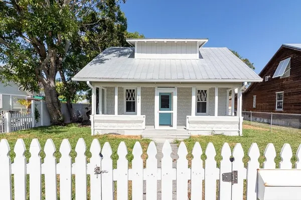 $595,000 | 420 Southwest California Avenue, Stuart, FL 34994