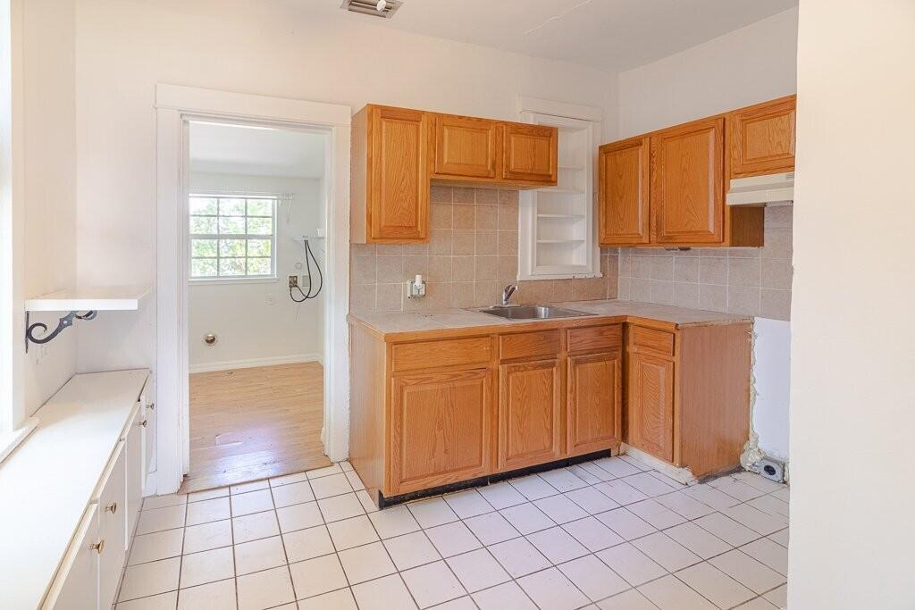 420 Southwest California Avenue Stuart, FL 34994 - Photo 14 of 20 420 SW California Avenue-19 (1)