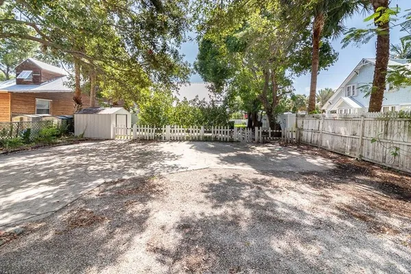 $595,000 | 420 Southwest California Avenue, Stuart, FL 34994