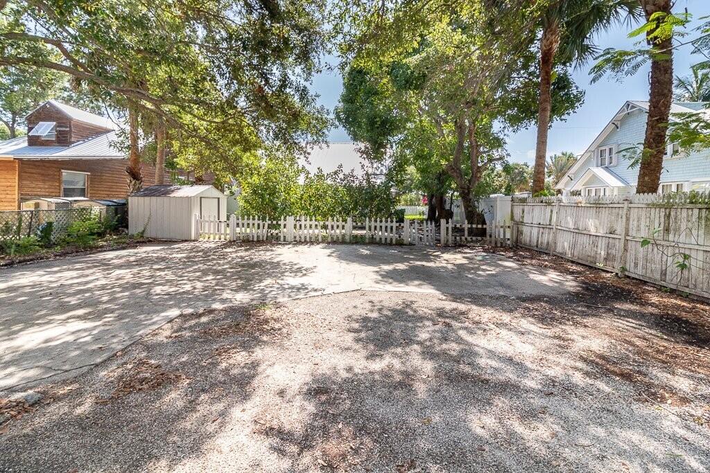 420 Southwest California Avenue Stuart, FL 34994 - Photo 18 of 20 420 SW California Avenue-26