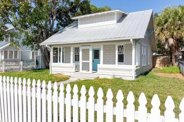 $595,000 | 420 Southwest California Avenue, Stuart, FL 34994