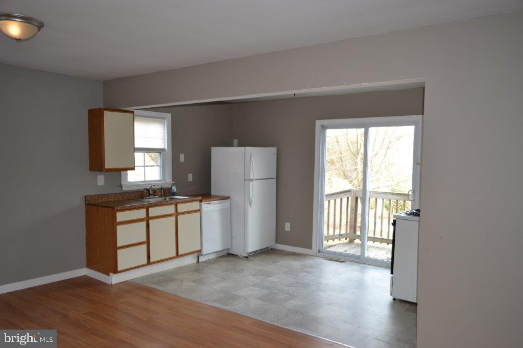 300 Marley Road Elkton, MD 21921 - Photo 5 of 29 Bright and sunny Kitchen area