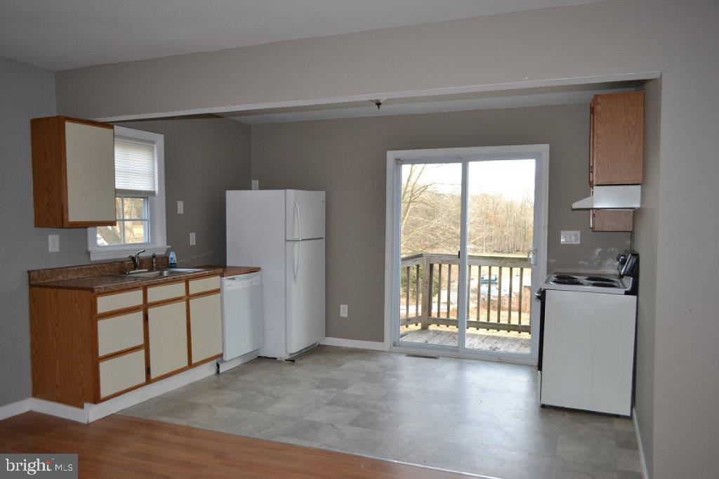 300 Marley Road Elkton, MD 21921 - Photo 6 of 29 Plenty of natural light streaming through