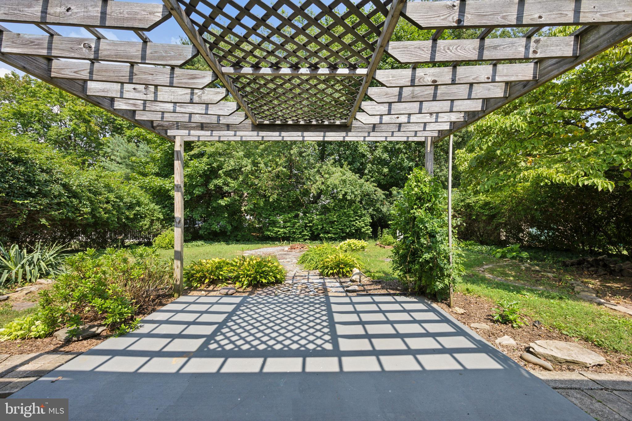 113 Manor Road Paoli, PA 19301 - Photo 23 of 25 Patio