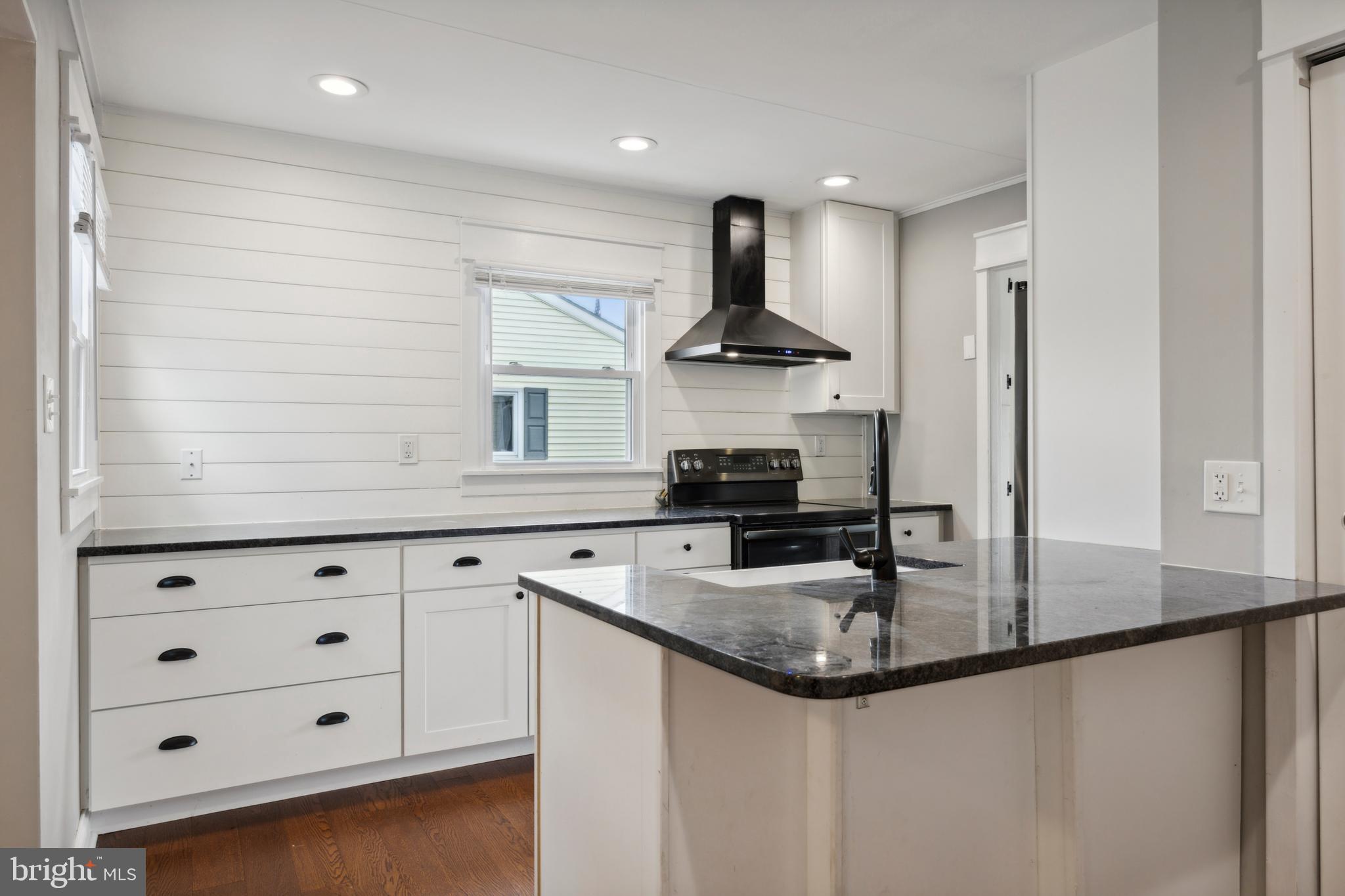 113 Manor Road Paoli, PA 19301 - Photo 3 of 25 Kitchen