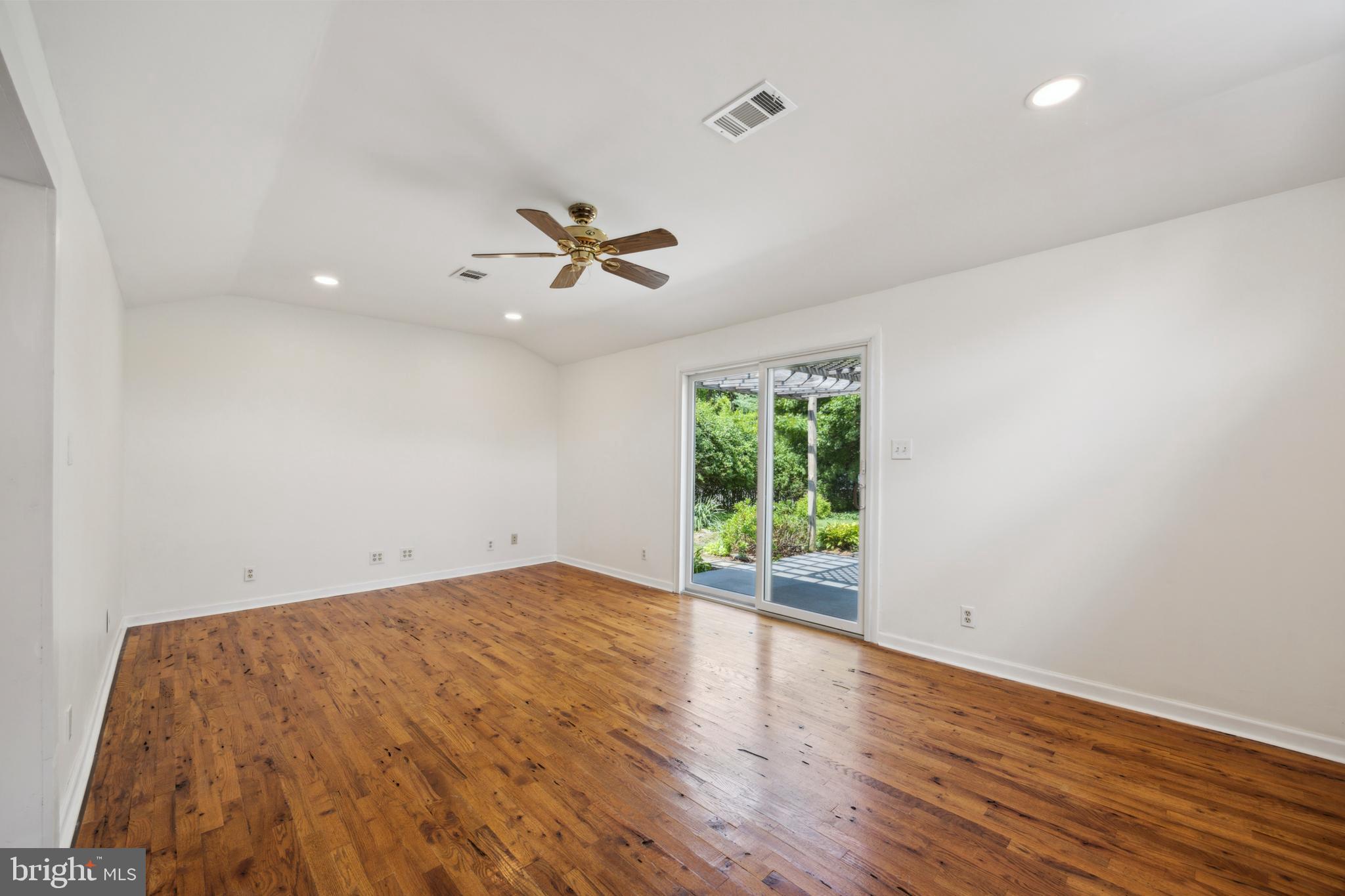 113 Manor Road Paoli, PA 19301 - Photo 8 of 25 Family room