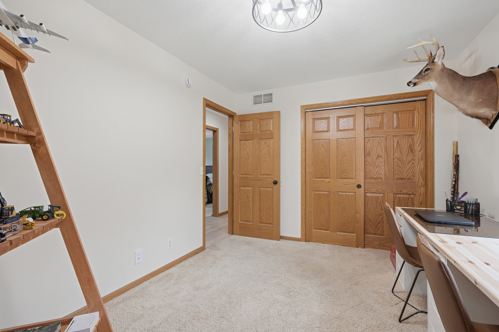 2237 Hickory Hills Road Muscatine, IA 52761 - Photo 16 of 53 a view of a livingroom with furniture