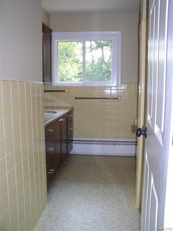 3875 Quarton Road Bloomfield Hills, MI 48302 - Photo 21 of 25 3875 Quarton 015.JPG