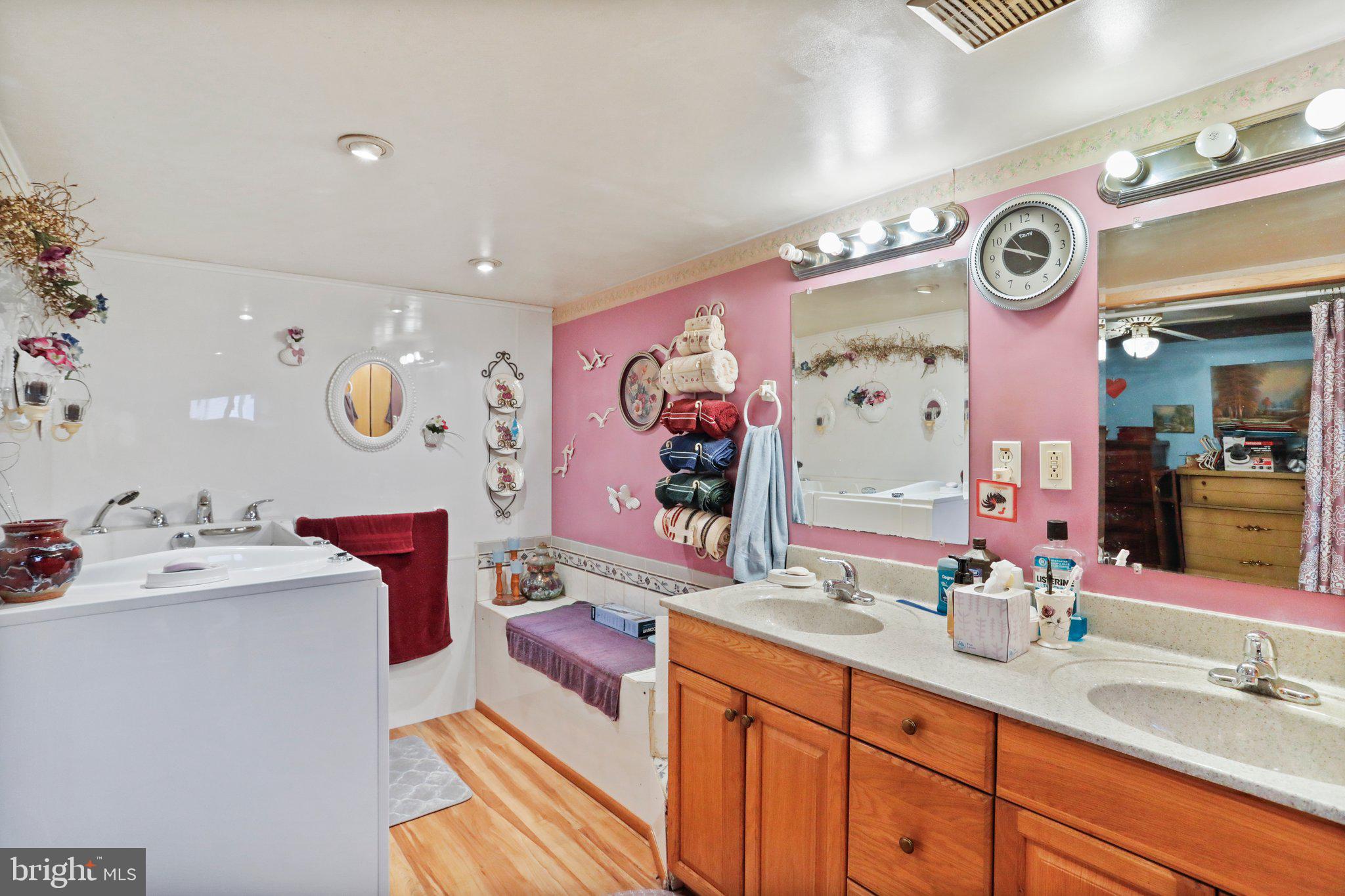 14805 White Oak Ridge Hancock, MD 21750 - Photo 20 of 37 Primary bath