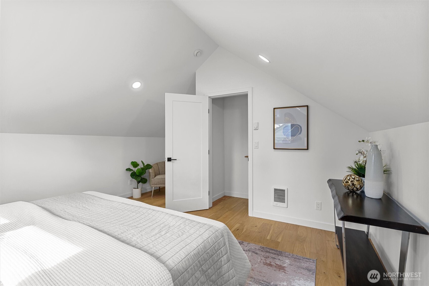 1608 North 38th Street Seattle, WA 98103 - Photo 35 of 39 Gallery Image 35
