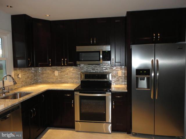 10106 Allentown Road Fort Washington, MD 20744 - Photo 4 of 12 Kitchen