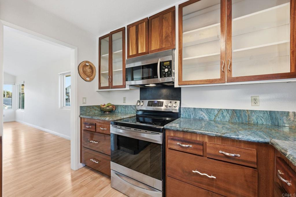 2736 Victoria Avenue Carlsbad, CA 92010 - Photo 13 of 41