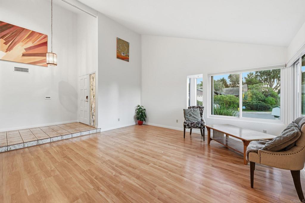 2736 Victoria Avenue Carlsbad, CA 92010 - Photo 8 of 41