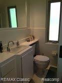 951 North Adams Road, Unit 10 Birmingham, MI 48009 - Photo 5 of 6 bath.jpg