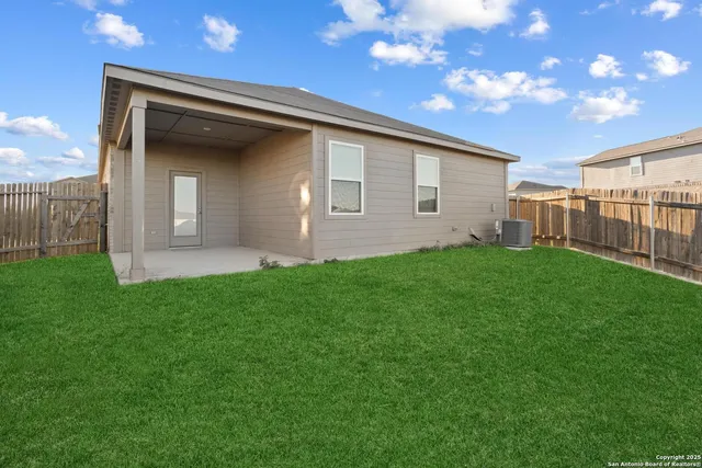 $2,000 | 9215 Nubuck Branch, Converse, TX 78109