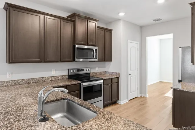 $2,000 | 9215 Nubuck Branch, Converse, TX 78109