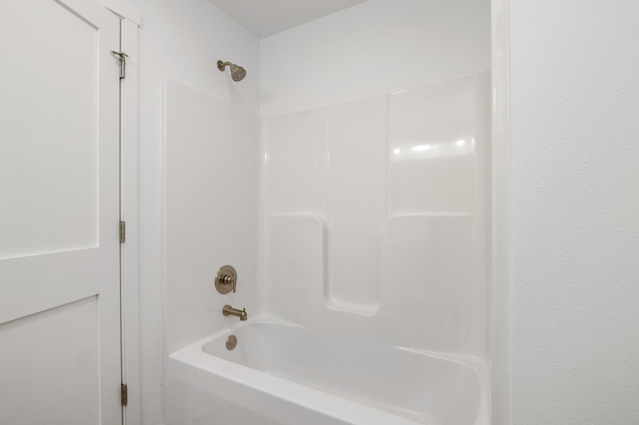1200 Sween Drive, Unit 9 Holmen, WI 54636 - Photo 22 of 26 22 UPSTAIRS FULL BATH