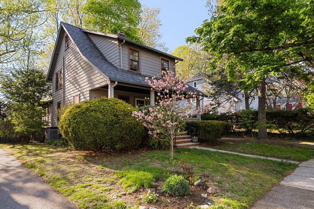 78 Webcowet Road Arlington, MA 02474 - Photo 3 of 11 Gallery Image 3