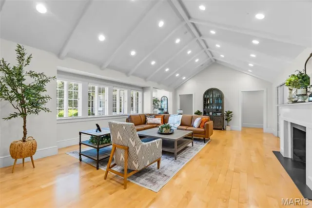 $975,000 | 2416 Terrie Hill Road, Cape Girardeau, MO 63701