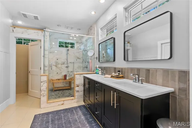 $975,000 | 2416 Terrie Hill Road, Cape Girardeau, MO 63701