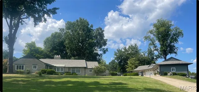 $975,000 | 2416 Terrie Hill Road, Cape Girardeau, MO 63701