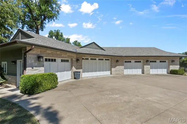 $925,000 | 2416 Terrie Hill Road, Cape Girardeau, MO 63701