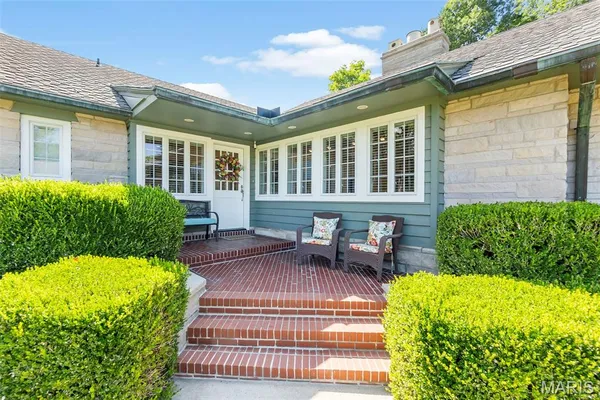 $925,000 | 2416 Terrie Hill Road, Cape Girardeau, MO 63701