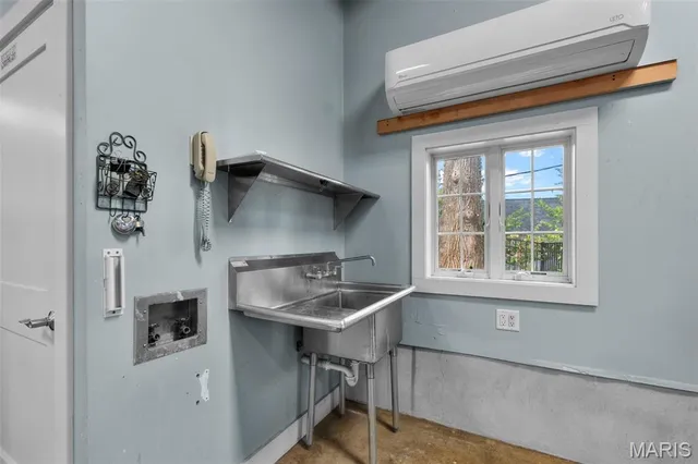 $975,000 | 2416 Terrie Hill Road, Cape Girardeau, MO 63701