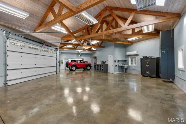 $975,000 | 2416 Terrie Hill Road, Cape Girardeau, MO 63701