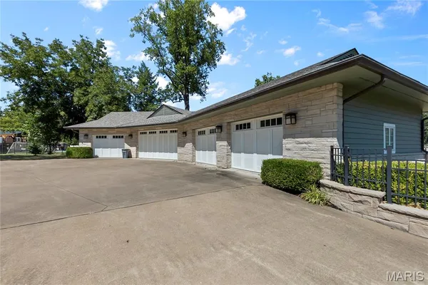$925,000 | 2416 Terrie Hill Road, Cape Girardeau, MO 63701