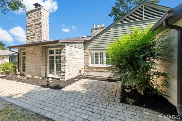 $925,000 | 2416 Terrie Hill Road, Cape Girardeau, MO 63701