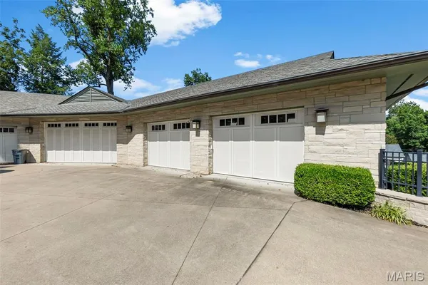 $925,000 | 2416 Terrie Hill Road, Cape Girardeau, MO 63701